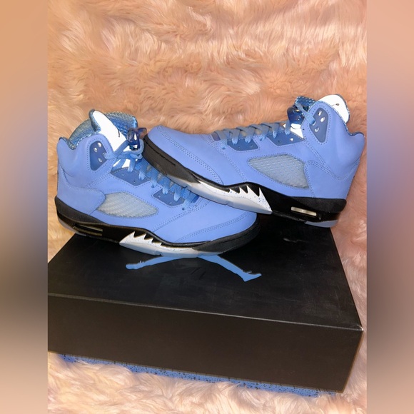 Jordan 5 Retro UNC University Blue - Picture 3 of 4